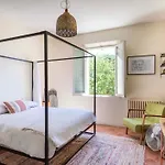 Casa de Férias 16th Century Townhouse, Large Garden Near Lake, Tuscany And Umbria - Sleeps 18 *