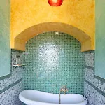 16th Century Townhouse, Large Garden Near Lake, Tuscany And Umbria - Sleeps 18 Gioiella