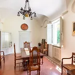 Casa de Férias 16th Century Townhouse, Large Garden Near Lake, Tuscany And Umbria - Sleeps 18