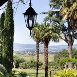 Casa de Férias 16th Century Townhouse, Large Garden Near Lake, Tuscany And Umbria - Sleeps 18 *