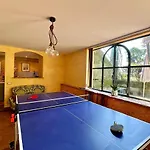 Casa de Férias 16th Century Townhouse, Large Garden Near Lake, Tuscany And Umbria - Sleeps 18 Gioiella