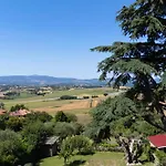 Casa de Férias 16th Century Townhouse, Large Garden Near Lake, Tuscany And Umbria - Sleeps 18 Gioiella