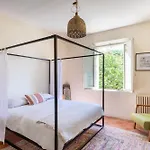 16th Century Townhouse, Large Garden Near Lake, Tuscany And Umbria - Sleeps 18 Casa de Férias