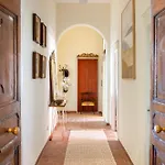 16th Century Townhouse, Large Garden Near Lake, Tuscany And Umbria - Sleeps 18