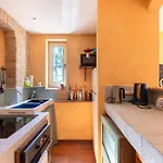 Casa de Férias 16th Century Townhouse, Large Garden Near Lake, Tuscany And Umbria - Sleeps 18