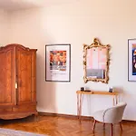 16th Century Townhouse, Large Garden Near Lake, Tuscany And Umbria - Sleeps 18 Gioiella