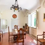 16th Century Townhouse, Large Garden Near Lake, Tuscany And Umbria - Sleeps 18 Casa de Férias Gioiella