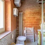 16th Century Townhouse, Large Garden Near Lake, Tuscany And Umbria - Sleeps 18 *