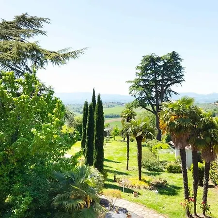 16th Century Townhouse, Large Garden Near Lake, Tuscany And Umbria - Sleeps 18 *