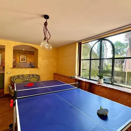 Nyaraló 16th Century Townhouse, Large Garden Near Lake, Tuscany And Umbria - Sleeps 18 Gioiella