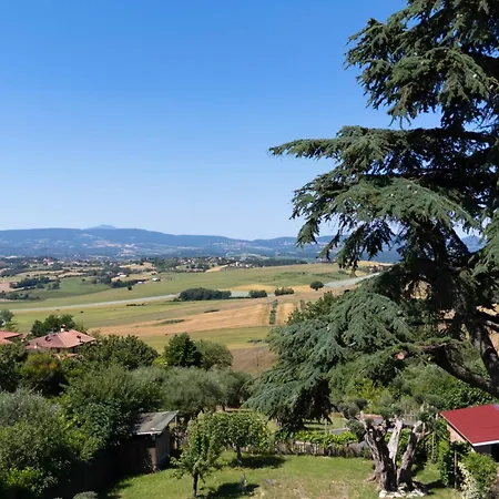 Nyaraló 16th Century Townhouse, Large Garden Near Lake, Tuscany And Umbria - Sleeps 18 Gioiella