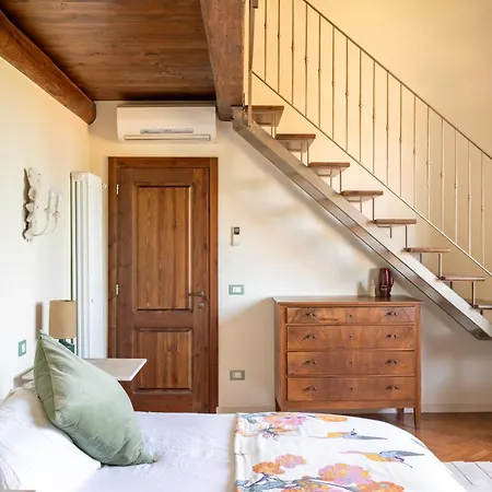 16th Century Townhouse, Large Garden Near Lake, Tuscany And Umbria - Sleeps 18 * Gioiella