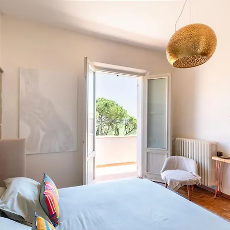 16th Century Townhouse, Large Garden Near Lake, Tuscany And Umbria - Sleeps 18 * Gioiella