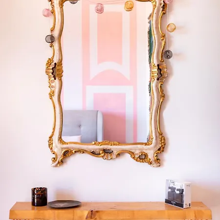 16th Century Townhouse, Large Garden Near Lake, Tuscany And Umbria - Sleeps 18 Semesterbostad *