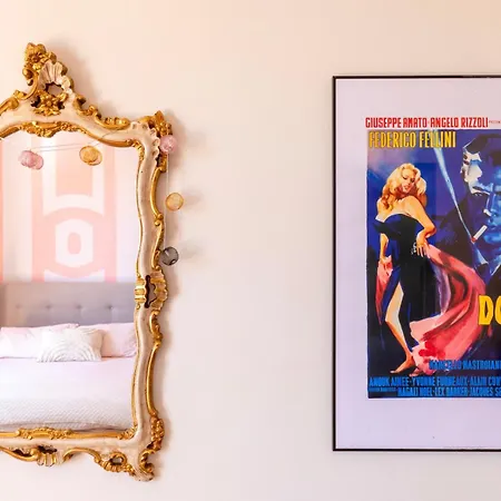 16th Century Townhouse, Large Garden Near Lake, Tuscany And Umbria - Sleeps 18 Semesterbostad