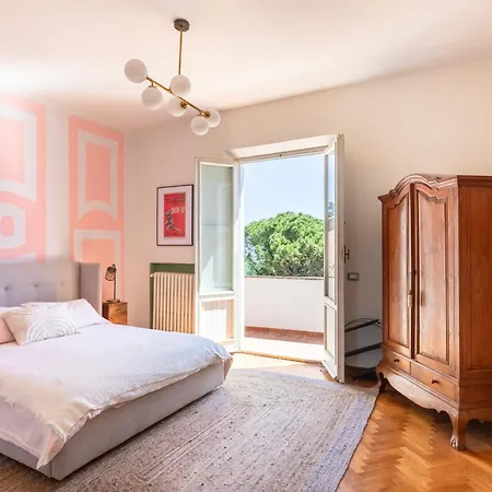 16th Century Townhouse, Large Garden Near Lake, Tuscany And Umbria - Sleeps 18 Nyaraló