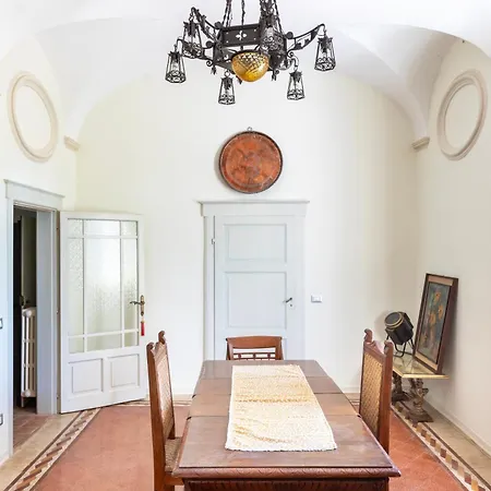 16th Century Townhouse, Large Garden Near Lake, Tuscany And Umbria - Sleeps 18 * Gioiella