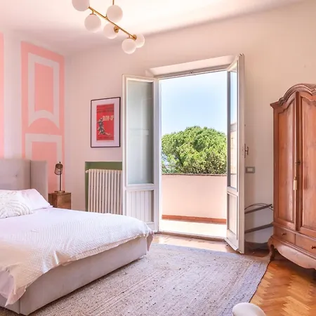 16th Century Townhouse, Large Garden Near Lake, Tuscany And Umbria - Sleeps 18 Semesterbostad *