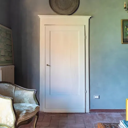 16th Century Townhouse, Large Garden Near Lake, Tuscany And Umbria - Sleeps 18 Nyaraló *